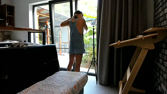 ElizSweet online show from 10-15-25, 11:51