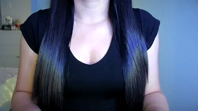 Snapshot of TheGoldenGirl chatting on 05-24-26, 06:19 TheGoldenGirl online show from 05-24-26, 06:19
