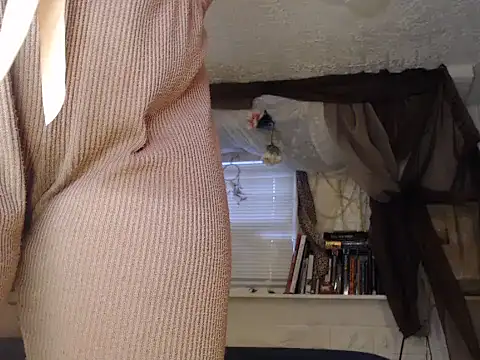 Snapshot of MaxiMillz chatting on 01-07-26, 03:28 MaxiMillz online show from 01-07-26, 03:28