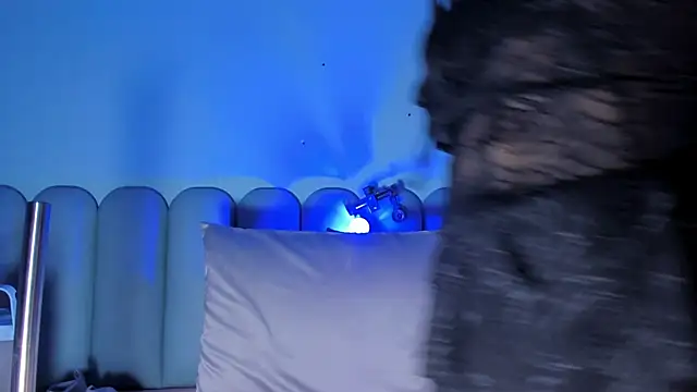 Snapshot of littless_angel chatting on 11-29-25, 04:23 littless angel online show from 11-29-25, 04:23