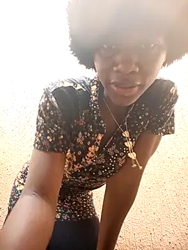 Snapshot of Petite_li chatting on 01-06-26, 06:50 Petite li online show from 01-06-26, 06:50