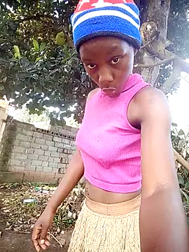 Snapshot of Petite_li chatting on 11-23-25, 06:12 Petite li online show from 11-23-25, 06:12