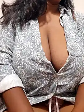 Snapshot of julia_joy chatting on 01-31-25, 11:56 julia joy online show from 01-31-25, 11:56