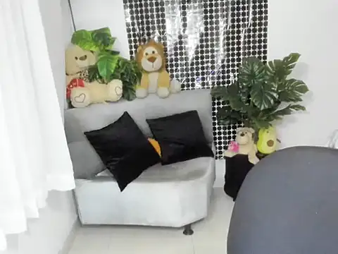 lorenitabella online show from 12-04-25, 09:08