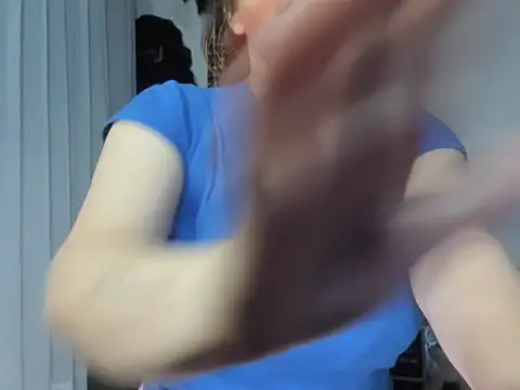 lorenitabella online show from 10-15-25, 08:22