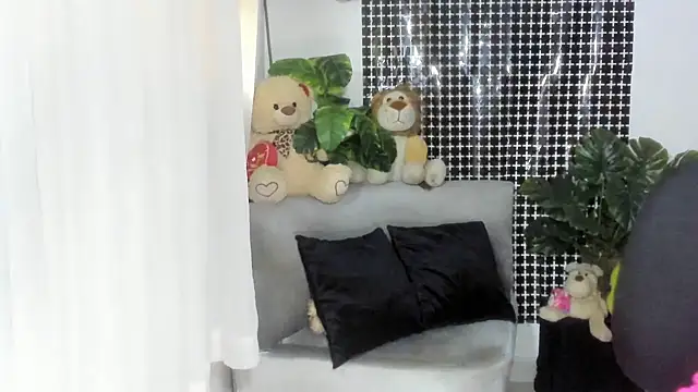 lorenitabella online show from 11-24-25, 08:20