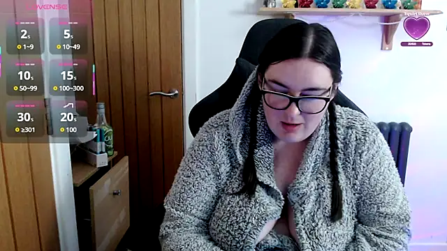 Snapshot of Rebecca_Summer chatting on 04-23-26, 06:31 Rebecca Summer online show from 04-23-26, 06:31