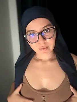 MatchedEyebrow online show from 11-21-25, 10:09