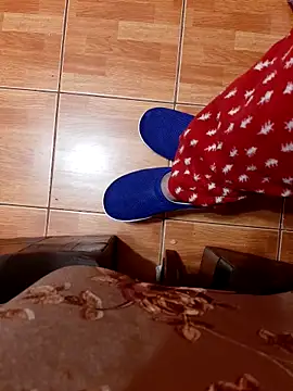 feet toes online show from 10-23-25, 04:22