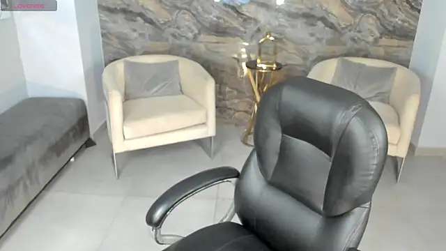 MadelineFox online show from 04-14-26, 08:19