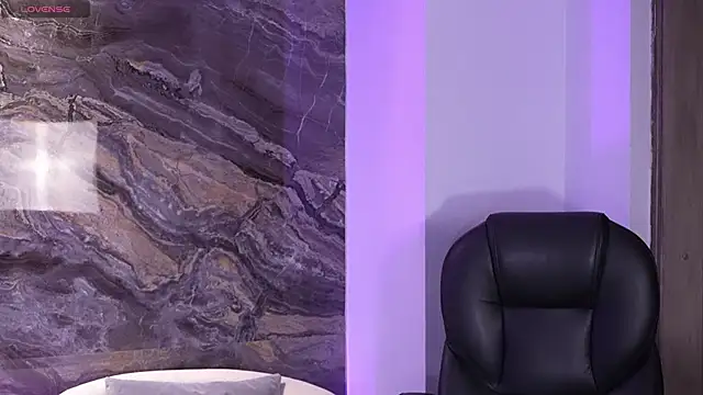 Snapshot of MadelineFox chatting on 09-30-25, 09:48 MadelineFox online show from 09-30-25, 09:48