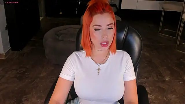 Snapshot of MadelineFox chatting on 09-28-25, 12:45 MadelineFox online show from 09-28-25, 12:45