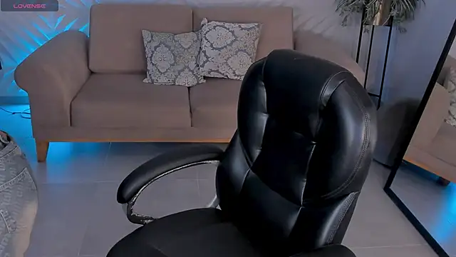 MadelineFox online show from 01-15-26, 09:23