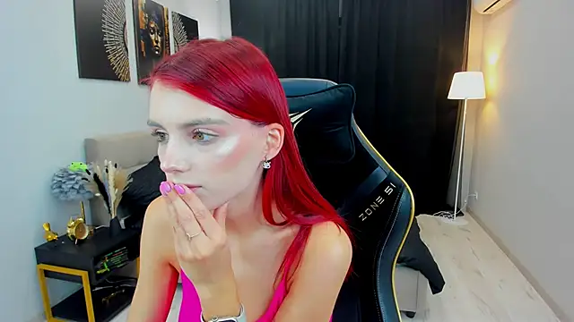 RedLipse online show from 09-26-25, 02:29