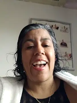 Snapshot of Molly_newman6 chatting on 02-20-26, 08:38 Molly newman6 online show from 02-20-26, 08:38