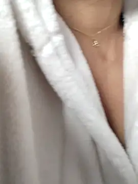 Molly newman6 online show from 11-24-25, 06:19