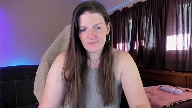 Kelly Carolina online show from 11-14-25, 01:04