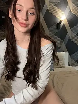 Camilla Railian online show from 03-18-25, 03:22