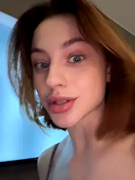 Camilla Railian online show from 10-05-25, 04:09