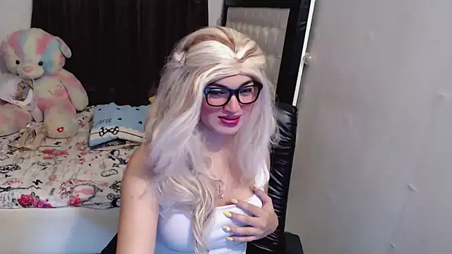 Snapshot of Goddess_Sarah chatting on 09-19-25, 04:44 Goddess Sarah online show from 09-19-25, 04:44