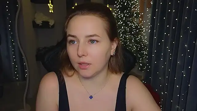 Snapshot of Mira_Mermayd chatting on 12-15-25, 08:09 Mira Mermayd online show from 12-15-25, 08:09