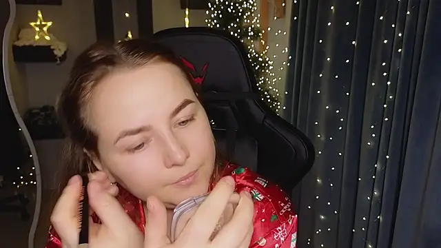 Snapshot of Mira_Mermayd chatting on 12-21-25, 01:19 Mira Mermayd online show from 12-21-25, 01:19