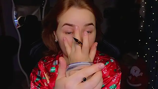 Snapshot of Mira_Mermayd chatting on 12-05-25, 01:16 Mira Mermayd online show from 12-05-25, 01:16