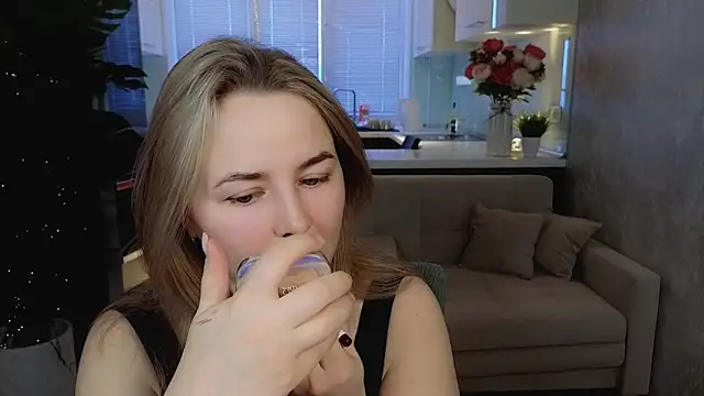 Mira Mermayd online show from 03-12-26, 01:33