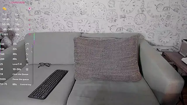 LondonBadGirl online show from 11-17-25, 07:51