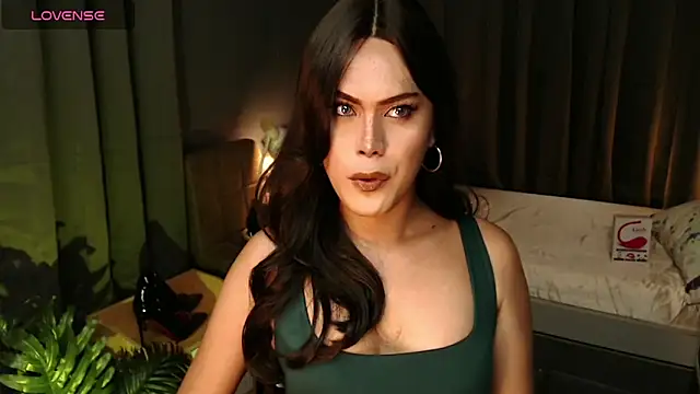 SweetieZeveey  online show from 12-20-25, 03:15