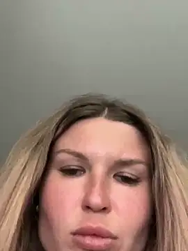 AngelMiaM online show from 05-19-26, 06:04