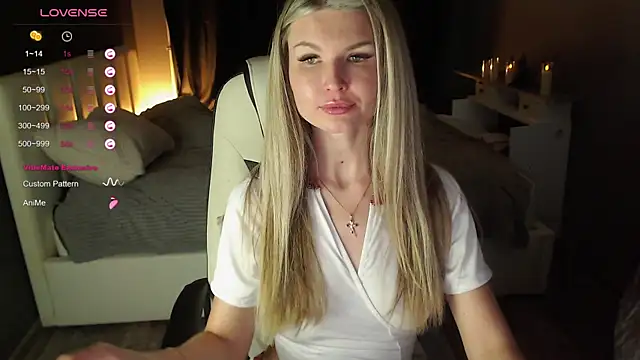 AngelMiaM online show from 03-18-25, 06:17