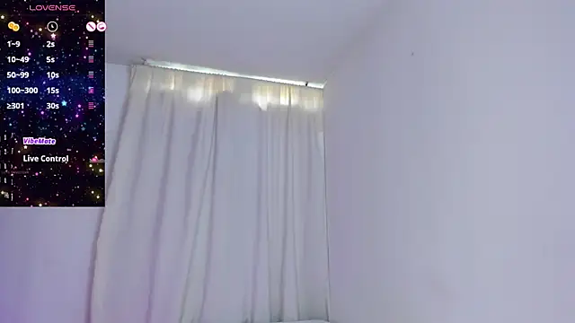 Snapshot of VioletaSotter chatting on 05-11-26, 04:04 VioletaSotter online show from 05-11-26, 04:04