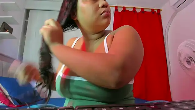 Lunastar02 online show from 10-30-25, 12:47