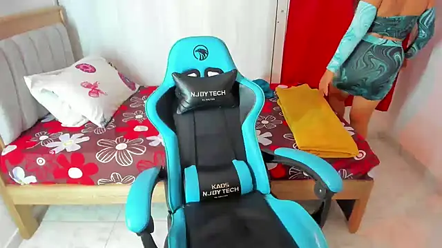 Lunastar02 online show from 11-27-25, 07:03