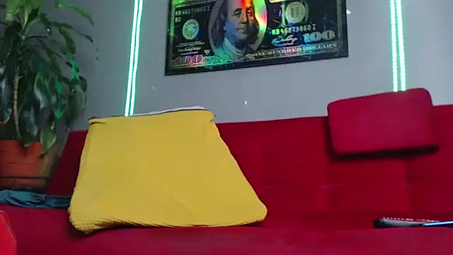 George Xmith online show from 11-19-25, 04:18