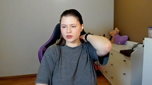 Snapshot of TinniAngel chatting on 03-01-25, 06:11 TinniAngel online show from 03-01-25, 06:11