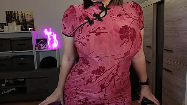 Snapshot of TinniAngel chatting on 09-30-25, 05:30 TinniAngel online show from 09-30-25, 05:30