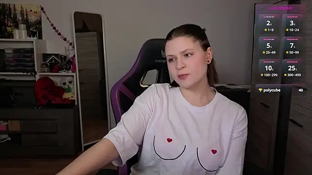 TinniAngel online show from 02-12-26, 06:18