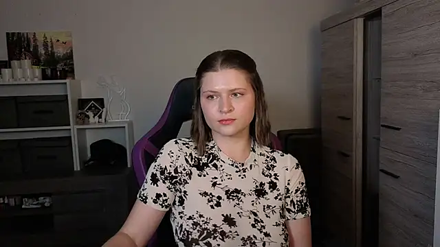 Snapshot of TinniAngel chatting on 09-10-25, 05:23 TinniAngel online show from 09-10-25, 05:23