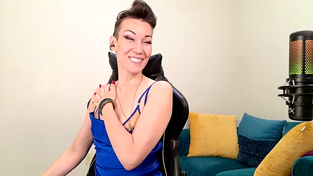 EveEnigma online show from 02-06-25, 01:10