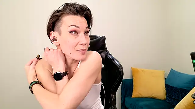 EveEnigma online show from 01-28-25, 07:53