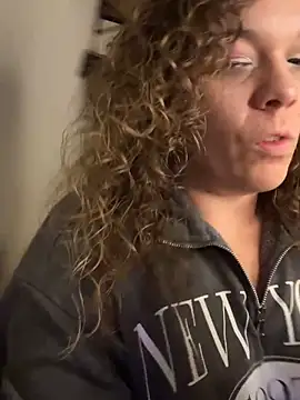 Snapshot of AuroraSummers chatting on 11-14-25, 01:42 AuroraSummers online show from 11-14-25, 01:42