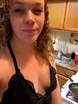 Snapshot of AuroraSummers chatting on 10-30-25, 01:59 AuroraSummers online show from 10-30-25, 01:59