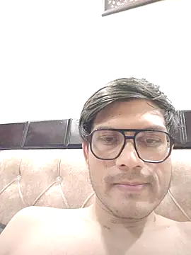 Snapshot of alex78265 chatting on 07-11-26, 05:24 alex78265 online show from 07-11-26, 05:24