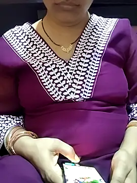 Snapshot of Diya_143 chatting on 07-07-26, 06:58 Diya 143 online show from 07-07-26, 06:58