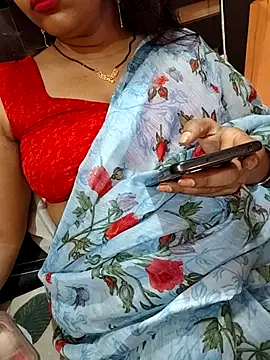 Snapshot of Diya_143 chatting on 06-12-26, 07:28 Diya 143 online show from 06-12-26, 07:28