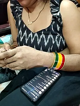 Snapshot of Diya_143 chatting on 06-23-26, 05:55 Diya 143 online show from 06-23-26, 05:55