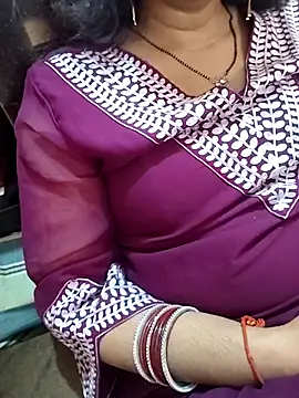 Snapshot of Diya_143 chatting on 04-19-26, 08:04 Diya 143 online show from 04-19-26, 08:04
