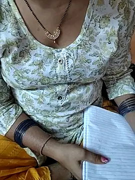 Snapshot of Diya_143 chatting on 06-11-26, 07:05 Diya 143 online show from 06-11-26, 07:05